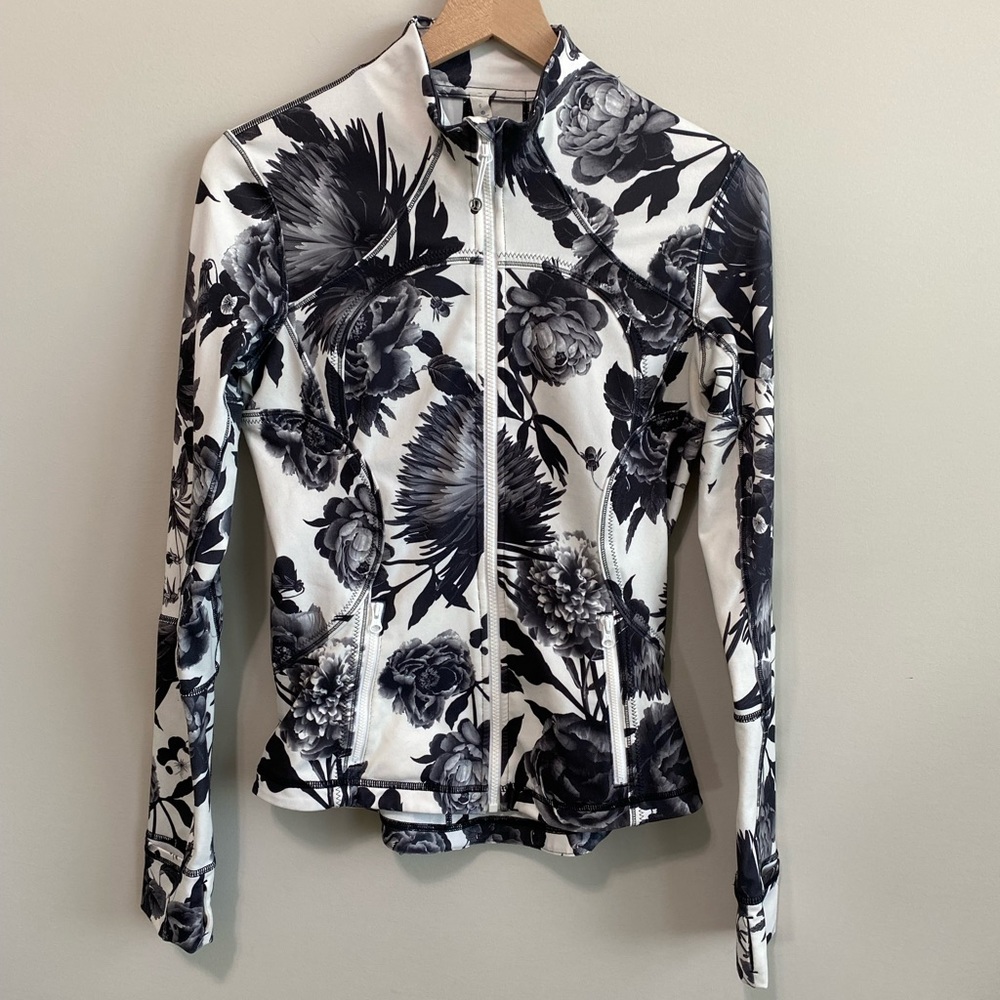 Lululemon Size 6 Jacket